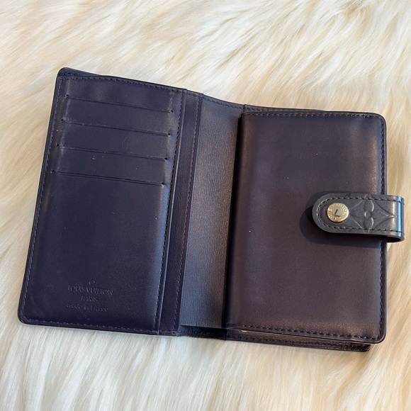 Authentic Louis Vuitton Vernis Wallet - Picture 3 of 12